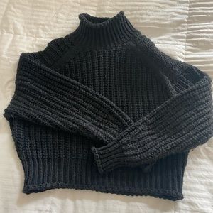 h&m women’s cropped baggy black knit turtleneck sweater